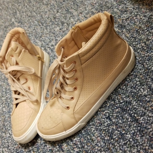 Shoes - Picture 2 of 3